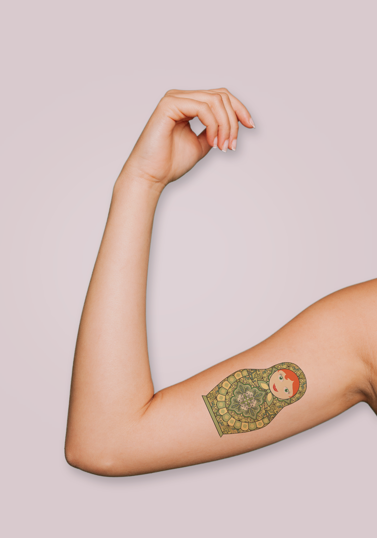 "Tatouage Poupée Russe Verte - Édition Exclusive"