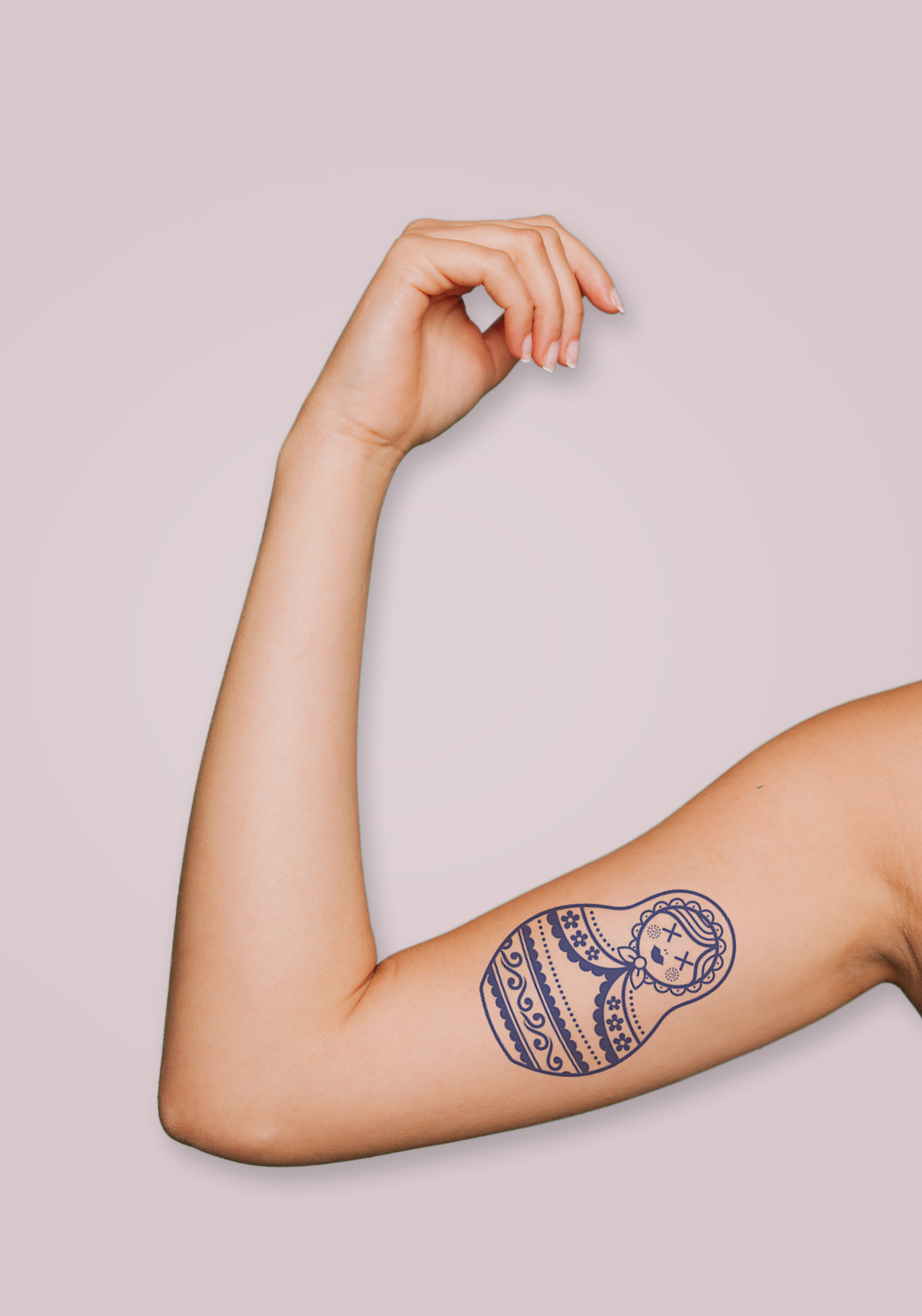 Design Bleu - Tatouage Poupée Russe