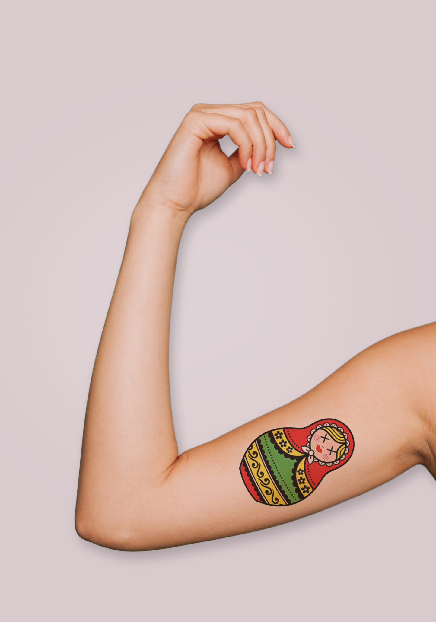 Tatouage Poupée Russe Multicolore Traditionnelle