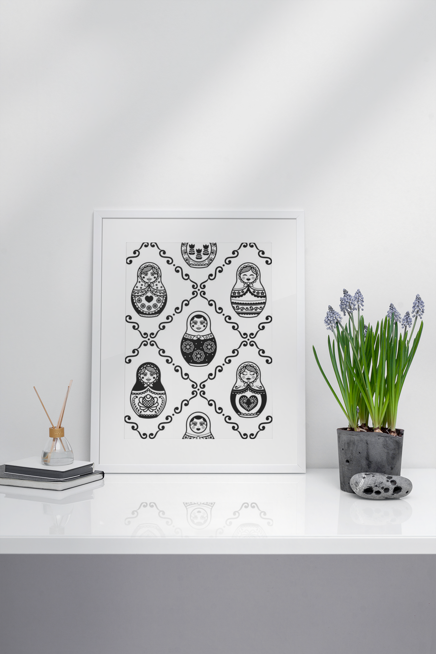 Tableau Poupée Russe Monochrome