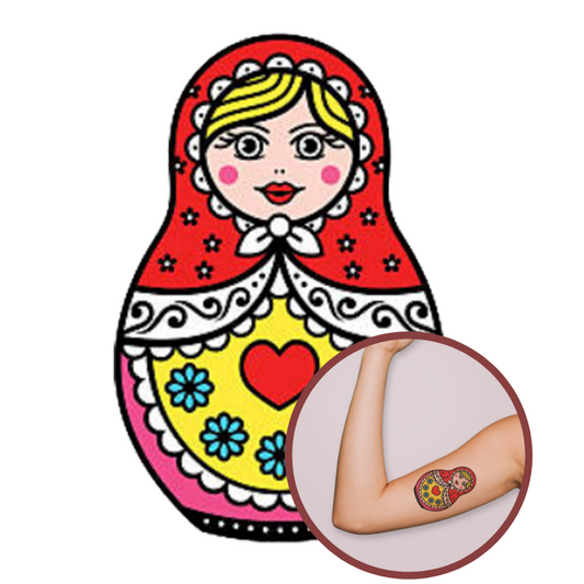 Tatouage Poupée Russe Traditionnelle Rouge - Élégant et Authentique