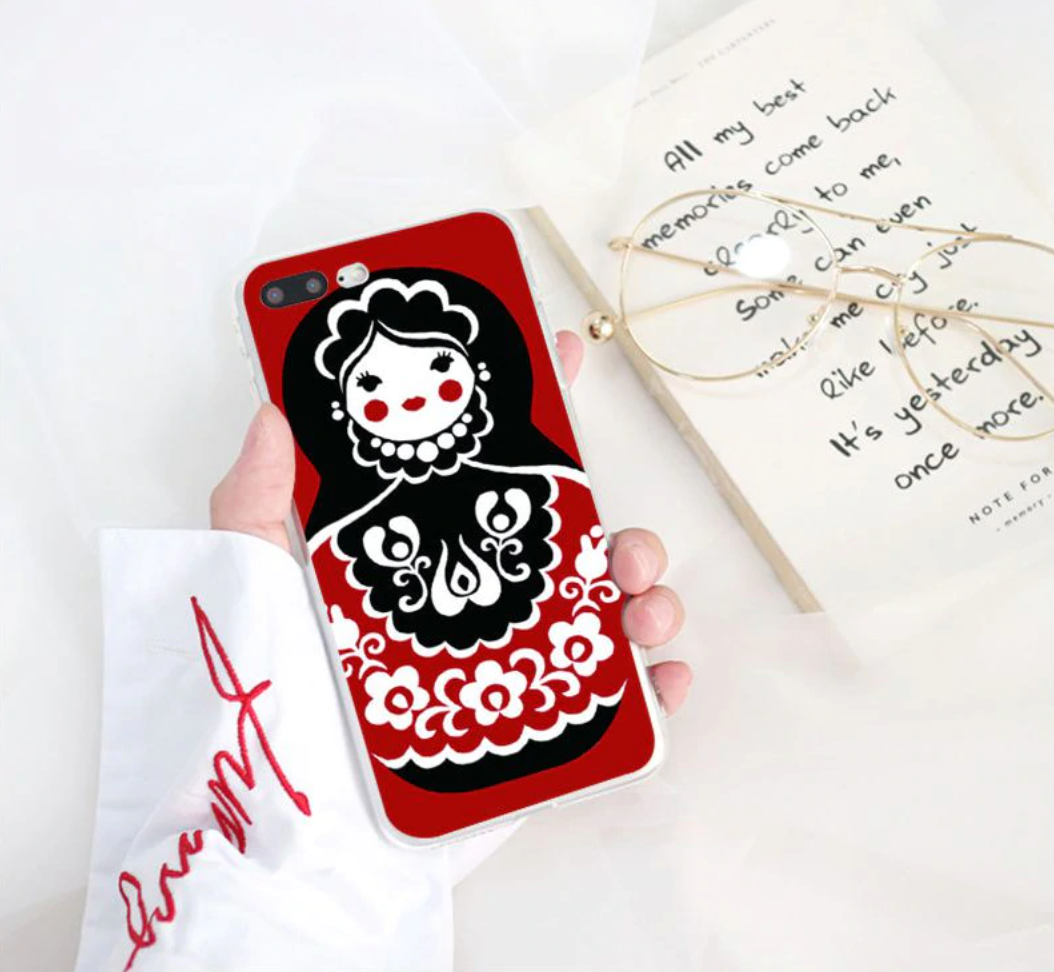 Coque Poupée Russe DINA - Collection Exclusive