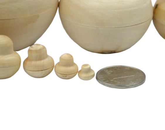 Poupée Russe à Peindre by NAOMI